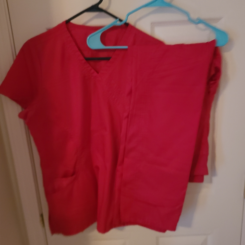 AUW Women's V-Neck Scrub Set - Bright Red